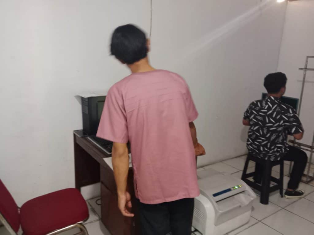 Pengambilan foto rontgen pada calon pekerja PT. Maccaferri Indonesia
