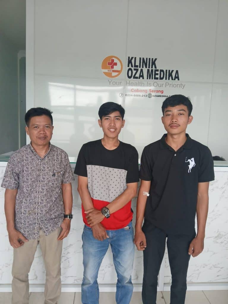 Pose setelah Medical (MCU) di Klinik Oza Medika (Your Health Is Our Priority)