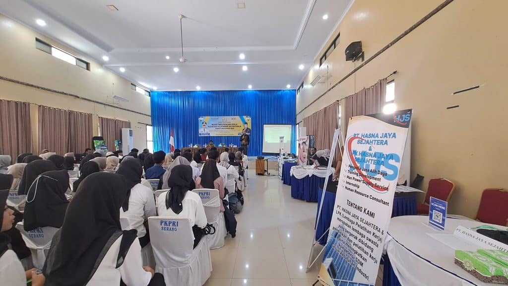 Stand LPK Hasna Jaya Sejahtera di Job Fair 2024 Kota Serang